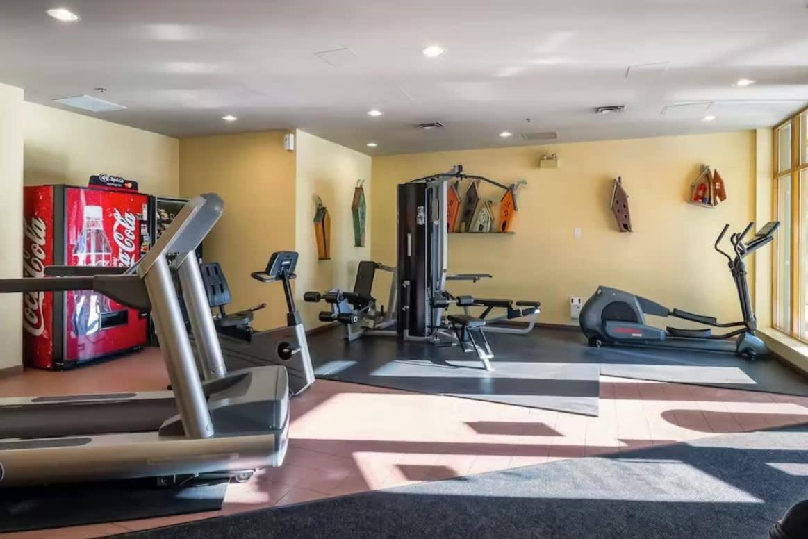 Renovated 2bed-2bath In Village With Pool, Hot Tub, And Sauna