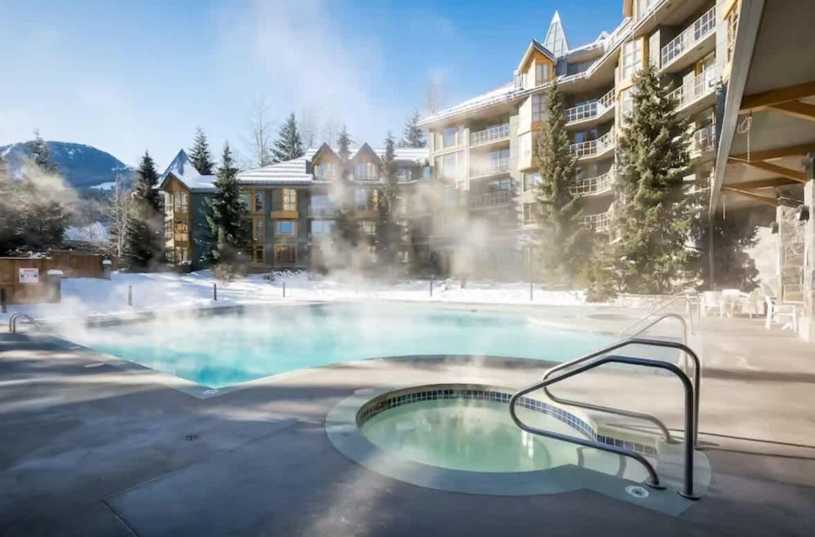 Renovated 2bed-2bath In Village With Pool, Hot Tub, And Sauna Casa de férias Whistler